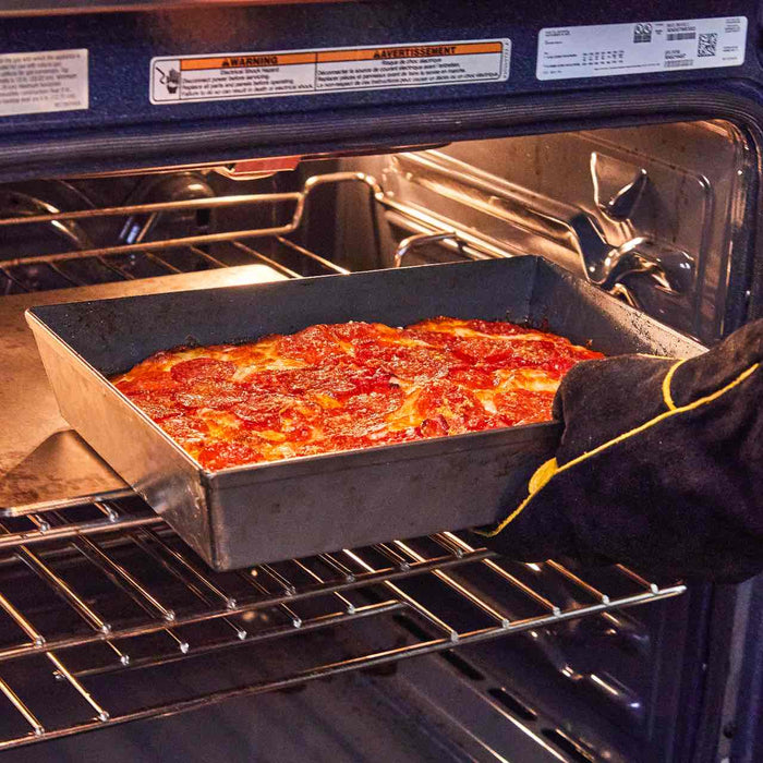 Detroit-style Pizza on the Ooni Pizza Steel 13