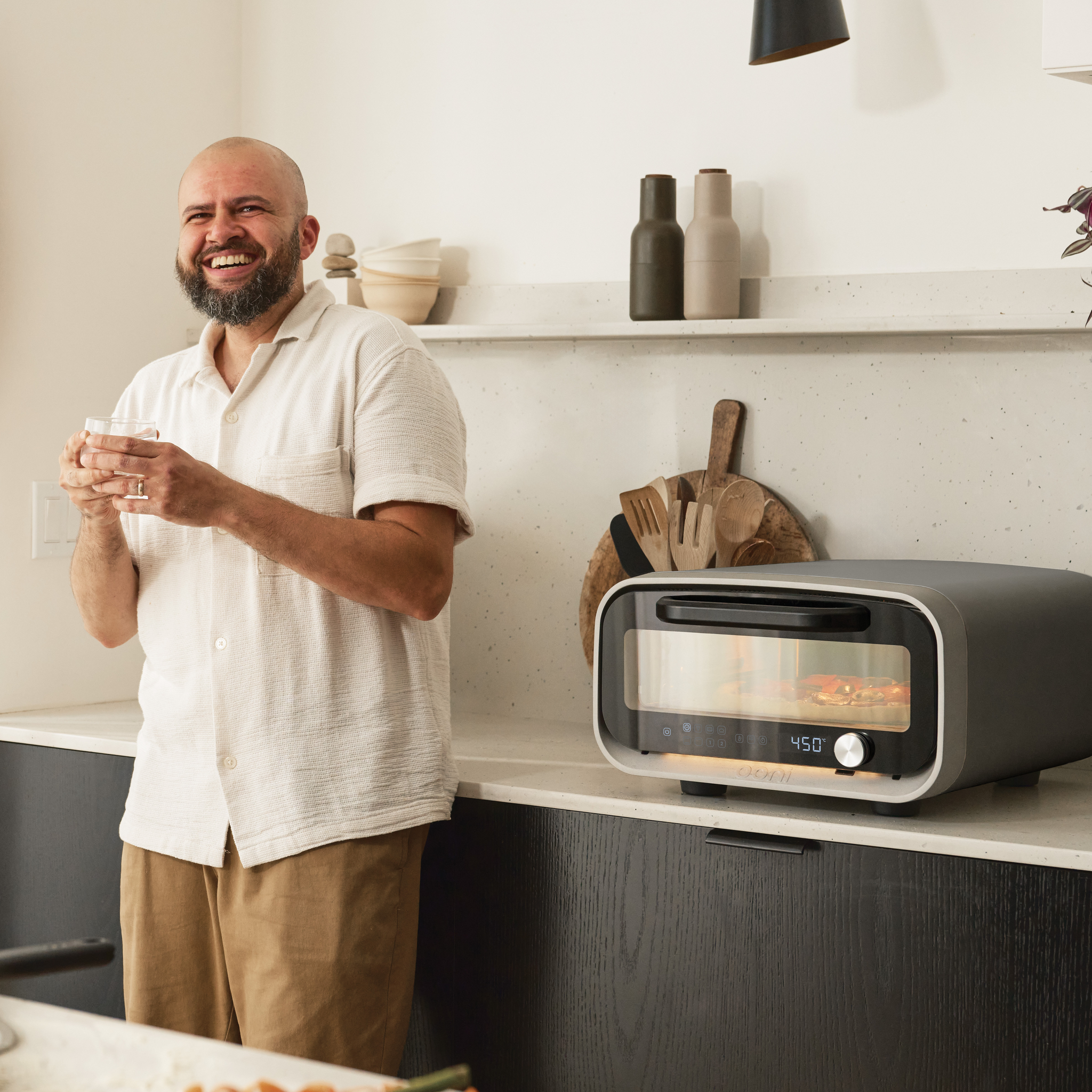 volt 2 electric pizza oven- lifestyle image